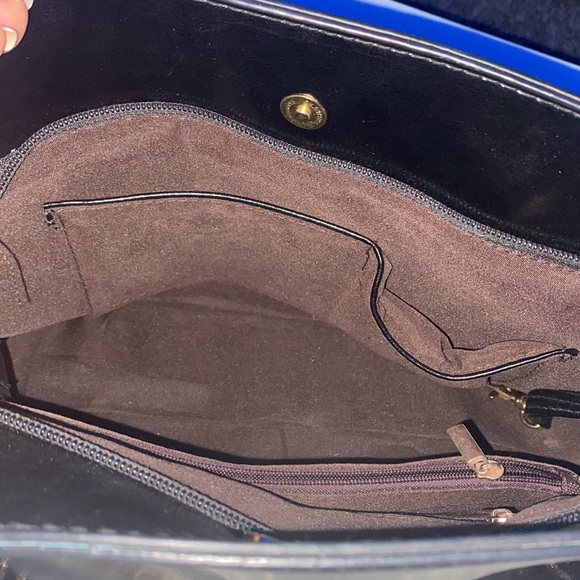 Gold Chain Croc Embossed Purse - Picture 6 of 6